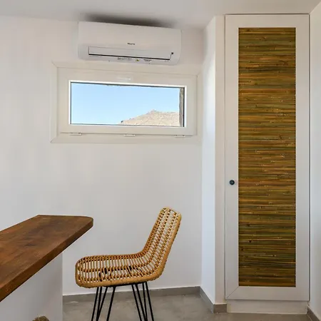 Emerald Bay 4br With Pool By Lia Holiday home Mykonos Town