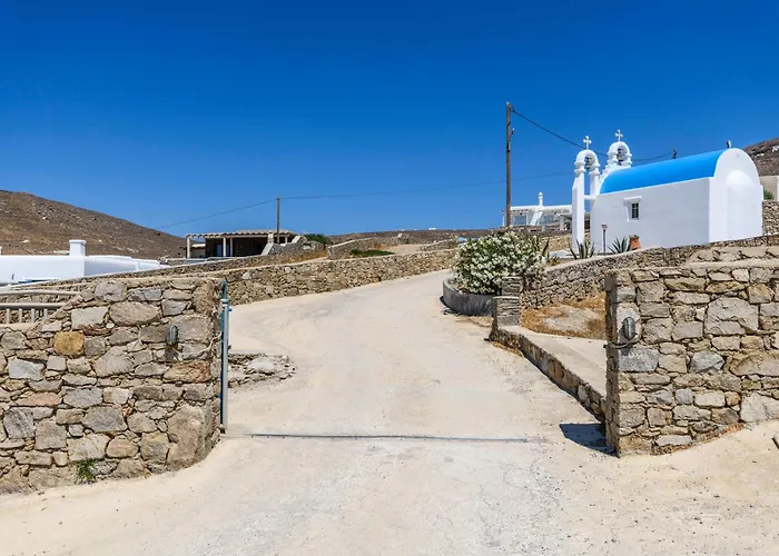 Vakantiehuis Emerald Bay 4br With Pool By Lia Kalafatis