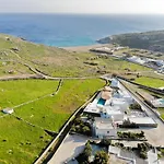 Emerald Bay 4br With Pool By Lia Kalafatis