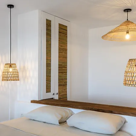 בית נופש Emerald Bay 4br With Pool By Lia