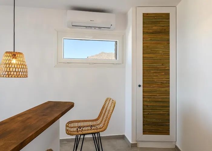 Emerald Bay 4br With Pool By Lia בית נופש קלפטיס