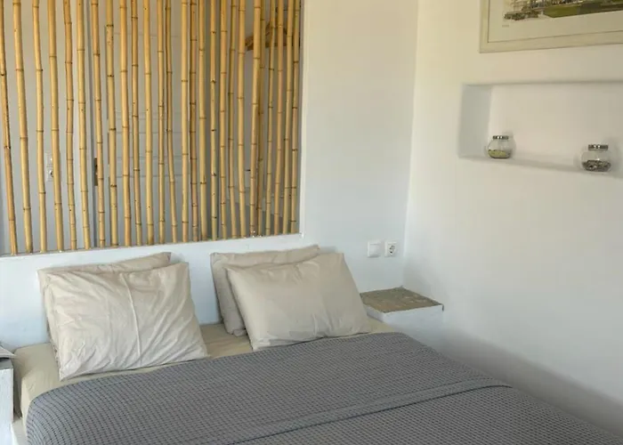 Emerald Bay 4br With Pool By Lia קלפטיס